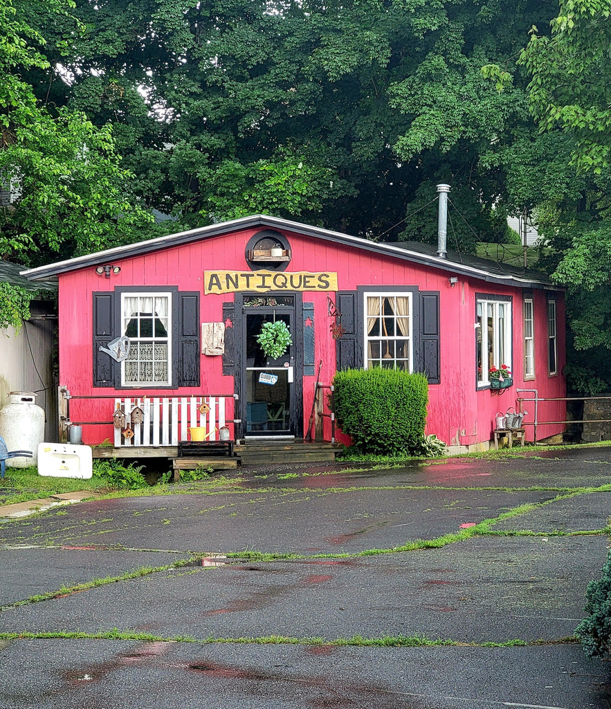 Ye Old Farm House Antique Shop